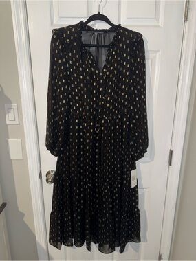 julia jordan Black Long-Sleeve Tiered Midi Dress with Gold Print